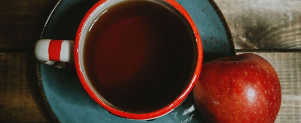 Asian “red fruit tea” melts fat fast